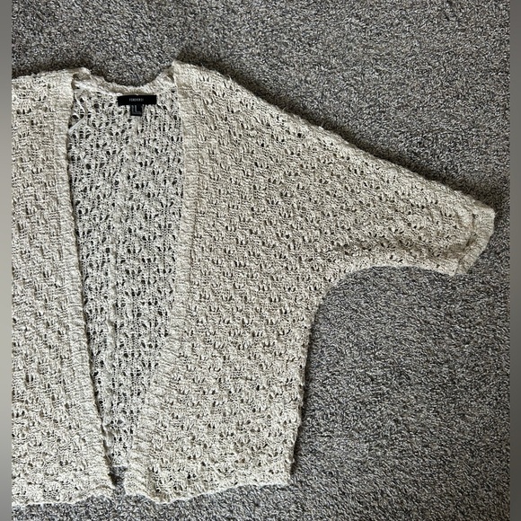 5/$25 Forever 21 oversizedd beige/gold open cardigan size medium - Picture 3 of 7